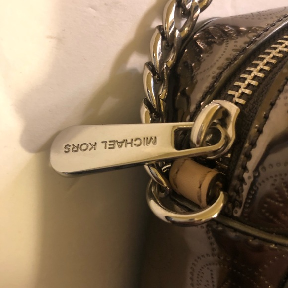 Michael Kors Silver Crossbody - Picture 4 of 14